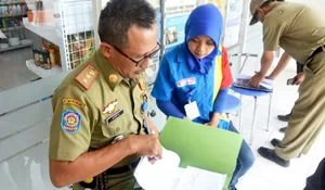 Satpol PP Ultimatum Indomaret Serahkan Berkas Izin