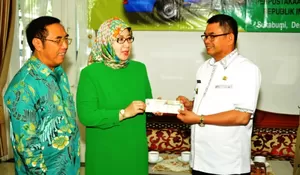 Dewan PPP Kembali Berikan Mobil Pusling dan Hand Tractor