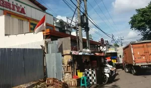 Petugas Dishub Geram dengan Ulah Toserba Griya Citeureup