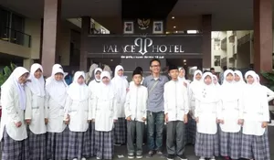 SMP Cendekia Baznas Gelar Leaderś English Camp