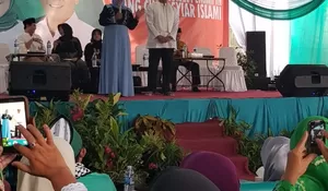JAGA TRADISI, ADE YASIN-IWAN MINTA DOA WARGA DRAMAGA