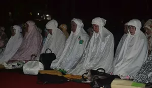 Ade Yasin Sholat Gerhana Bareng Warga