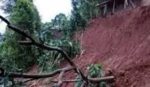 Megamendung Dikepung Longsor dan Banjir