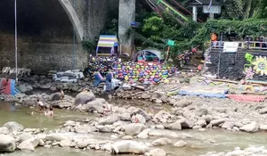 Kolong Jembatan Sempur Menjadi Lokasi Menarik Buat Hunting