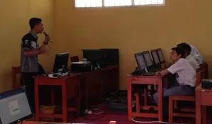 Cuma Diikuti 15 Siswa, Tetap Dibagi Tiga Shift