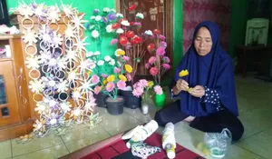 Ubah Sampah Plastik Jadi Hiasan Menarik