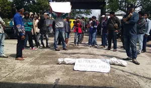 Hiii... Kantor Kecamatan Dikirim Pocong