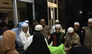 Arifin Ilham Terbang Pakai Jet Pribadi Untuk Berobat ke Malaysia