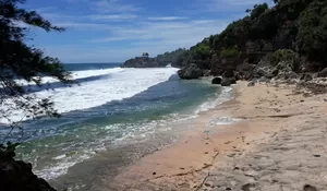 Pantai Tersembunyi Di Gunungkidul