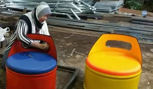 Bermodalkan Kaleng Minyak, Sulap Drum Jadi Bangku