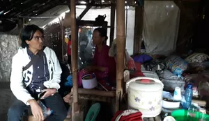 Miris, Satu Keluarga di Bogor 2 Tahun Tinggal di Kandang Kerbau