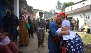 Warga Puncak Bogor Histeris Bangunannya Digusur