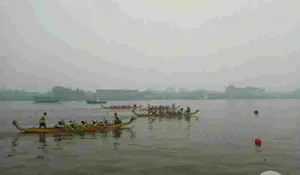 Digelarnya kejuaraan Internasional Dragon boat di tengah kabut asap