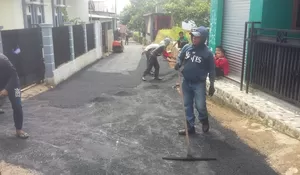 Jalan Mulus, Warga Asyik Nyari Fulus