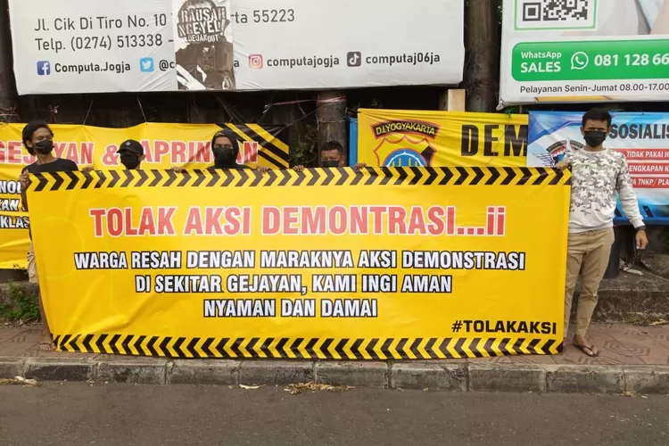 Warga Pasang Spanduk Tolak Aksi Demo Di Gejayan Suara Merdeka