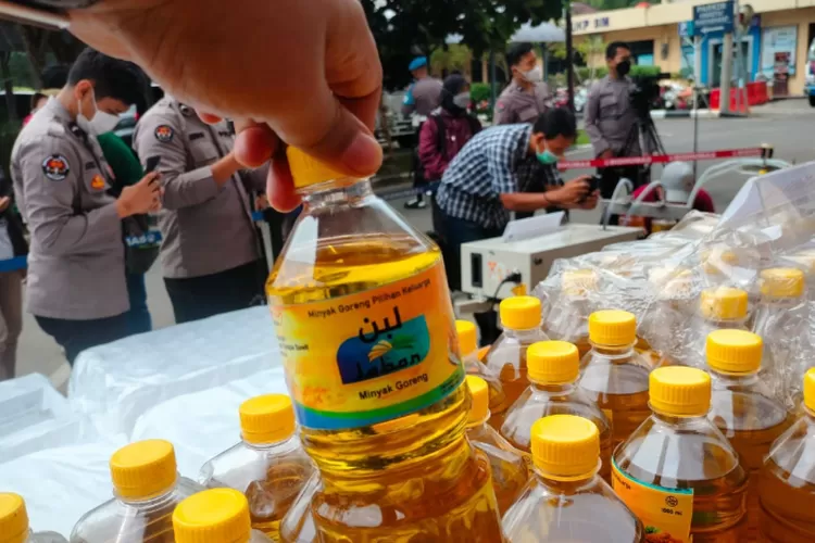 Mulai Juni Beli Minyak Goreng Curah Wajib Pakai Aplikasi