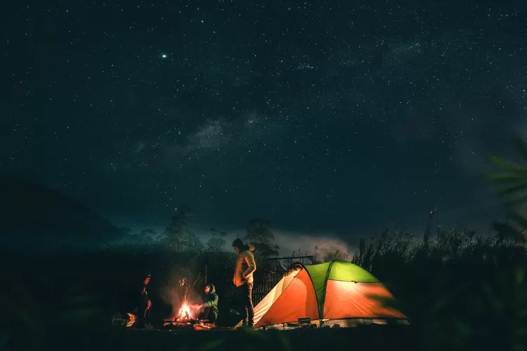 Tempat Wisata Camping Terbaik Di Bandung Yang Punya Pemandangan Indah