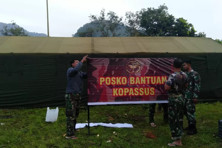 Gempa Cianjur Kopassus Lakukan Aksi Gerak Cepat Bantu Korban Suara Karya