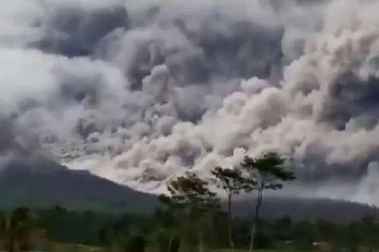 Mitos Ramalan Jayabaya Dan Pertanda Bencana Pasca Gunung Semeru Erupsi