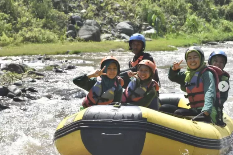 Wisata Rafting Di Songgon Banyuwangi Sensasi Kesegarannya Dijamin Seru