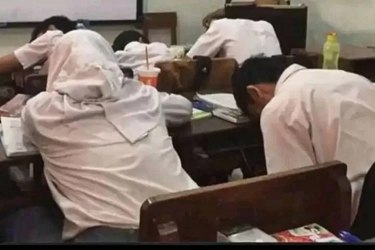 Ini Hari Pertama Sekolah Di Ntt Masuk Jam Pagi Guru Guru Pun Manut