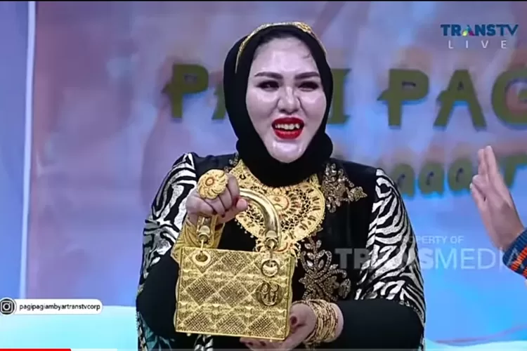 Mira Hayati Ternyata Punya Kebiasaan Unik Viral Tas Emas Hingga Tak