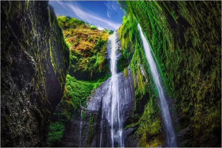 5 Air Terjun Tertinggi Di Indonesia Setara Gedung Pencakar Langit