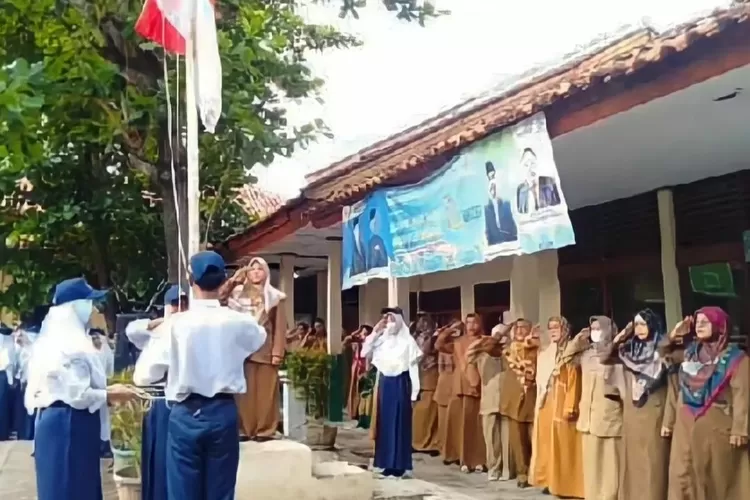 Teks Amanat Pembina Upacara Hari Senin Tentang HUT Kemerdekaan RI