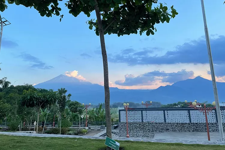 Bukan Di Solo Anda Bisa Menikmati Indahnya Gunung Merbabu Dan Gunung