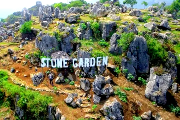 Stone Garden Wisata Instagramable Di Bandung Jurnal Flores