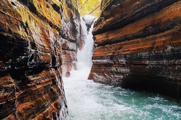 9 Tempat Wisata Curug Di Banten Yang Penuh Pesona Dan Menantang