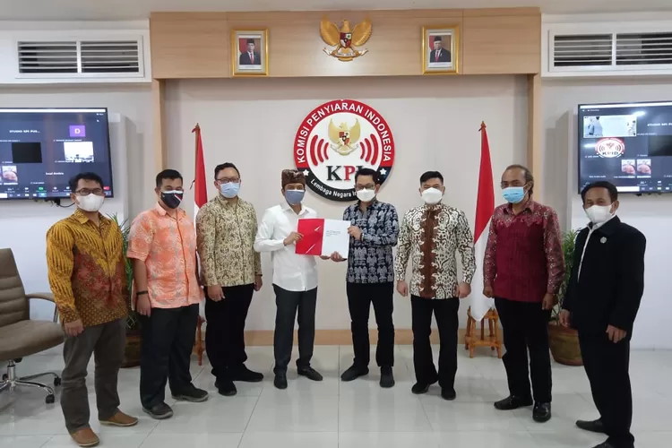 KPID Provinsi Jawa Barat Serahkan Rekomendasi Masyarakat Peduli Penyiaran Revisi P3SPS ke KPI Pusat Jakarta
