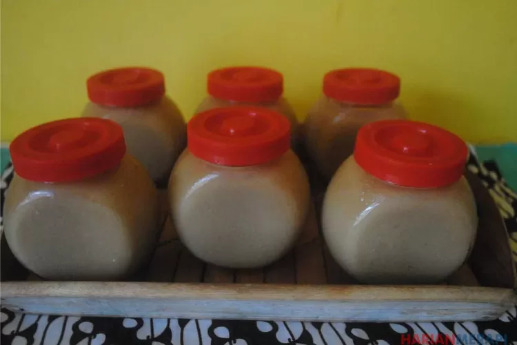 Air jeruk lemon dipadu bahan berkhasiat lain menjadi herbal bermanfaat dan berkhasiat