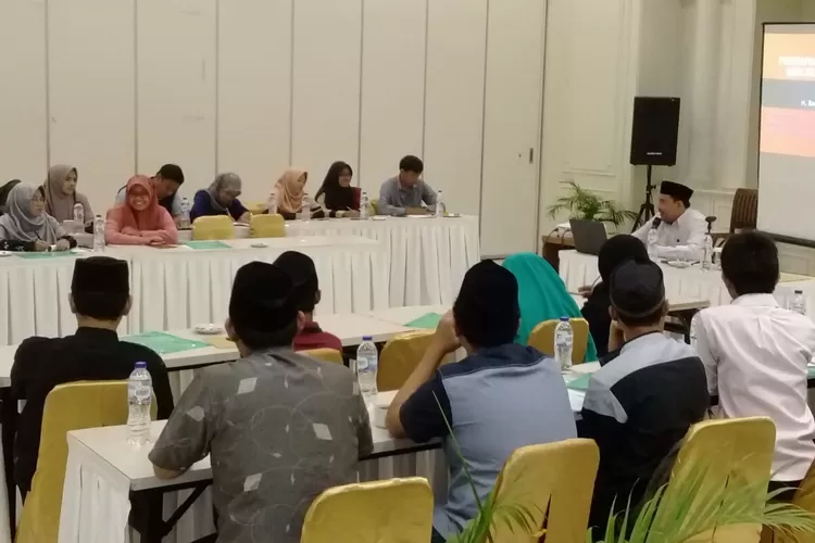 SOSIALISASI: Kemenag Kota Bogor menggelar pembinaan terhadap remaja usia pranikah di Hotel Onih, kemarin