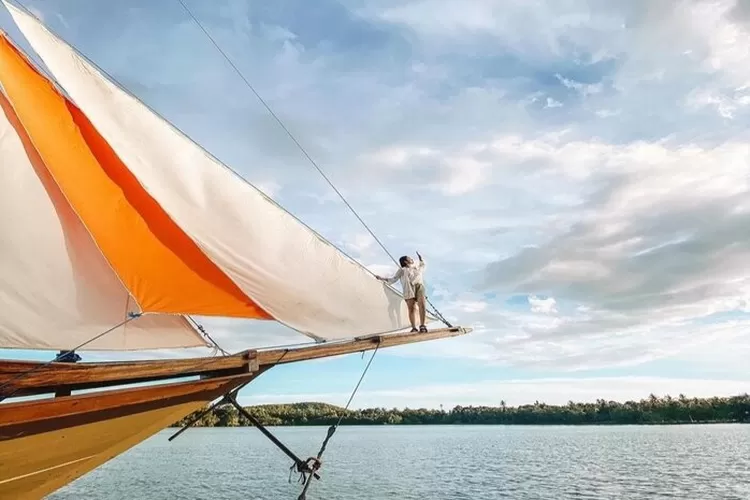 Wow Ada Wisata Berlayar Dan Menginap Di Kapal Pinisi Pertama Di