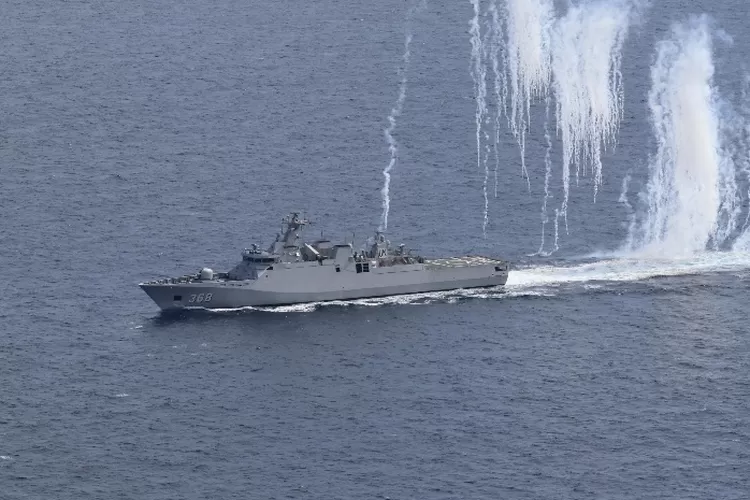 Kri Frans Kaisiepo Diserang Teroris Di Laut Mediterania Tepat Di