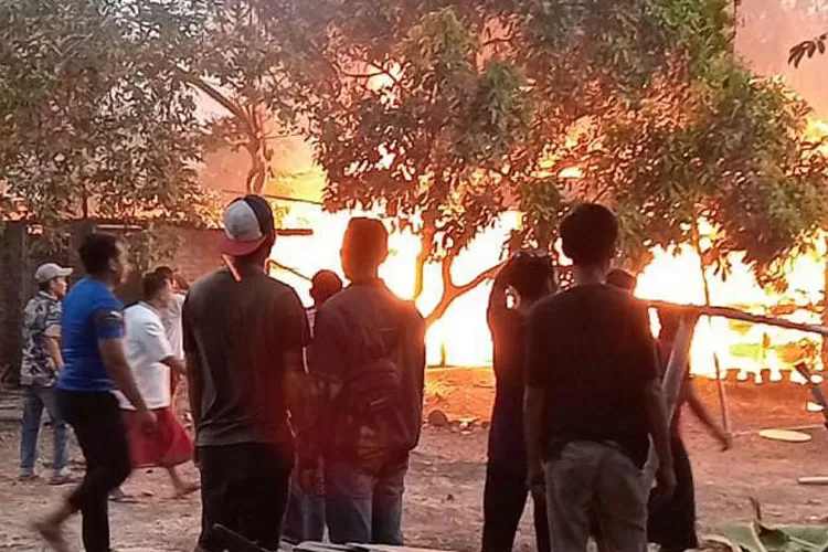 Rumah Milik Nenek Tahun Di Kendal Terbakar Diduga Hubungan Arus