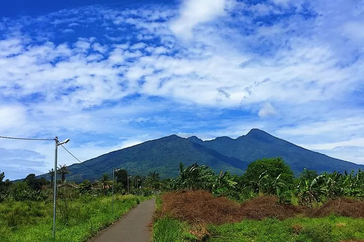 Misteri Gunung Salak Yang Terkenal Angker Dan Menakutkan Tersimpan