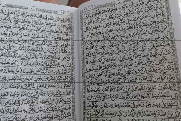 Tafsir Surah Al Alaq Ayat 1 5 Surah Yang Pertama Turun Pada Ramadhan