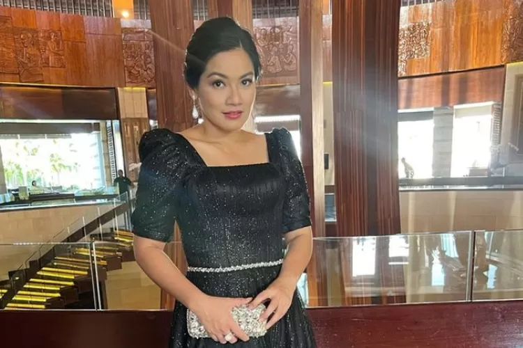 Profil Dan Biodata Lengkap Titi Kamal Pemeran Salwa Di Sinetron Satu