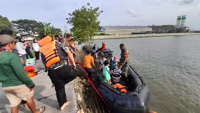 Debit Sungai Wulan Naik Lagi Hingga Menjadi Siaga III, Banjir Kudus ...