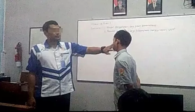 Viral, Oknum Guru Tampar Murid Di Depan Kelas - Jawa Pos