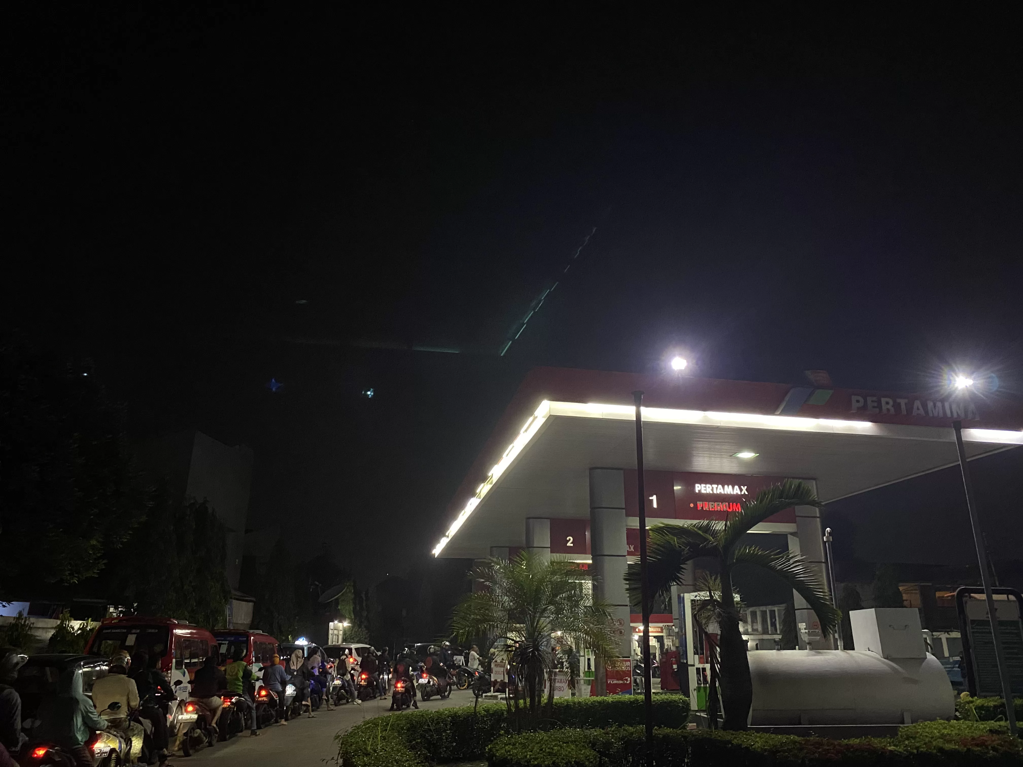 Antrean Pom Bensin Membludak, Ini Daftar Harga BBM di Pertamina
