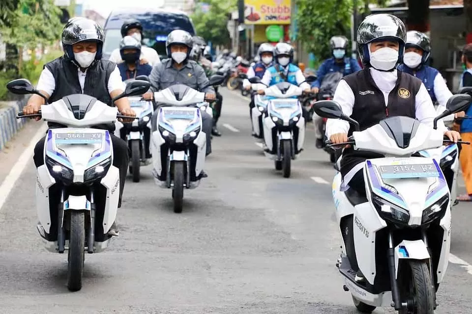 Harga BBM Naik, Beli Motor Listrik Bisa Jadi Solusi Terbaik!