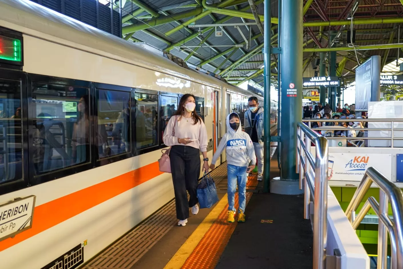 Pelanggan Meningkat, Masyarakat Beralih ke Transportasi Ramah Lingkungan