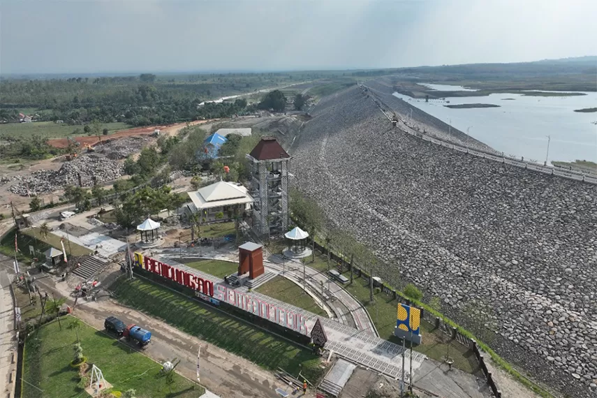  Brantas Abipraya Rampungkan Bendungan Terpanjang Asia Tenggara