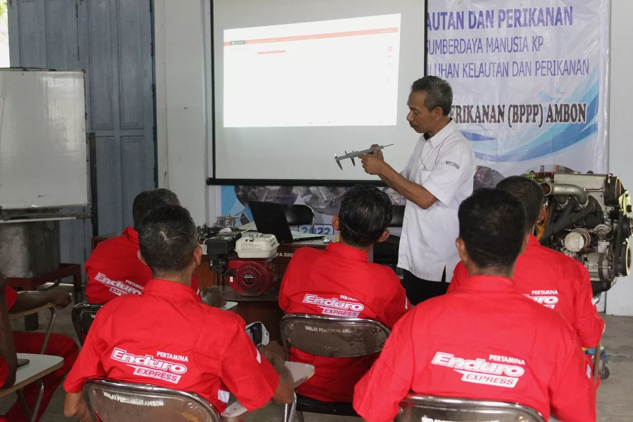 Dorong Kemandirian, Pertamina Lubricants Gandeng dan Bina Nelayan di Maluku