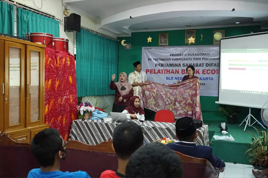 Pertamina Berikan Pelatihan Batik Ecoprint untuk Sahabat Difabel