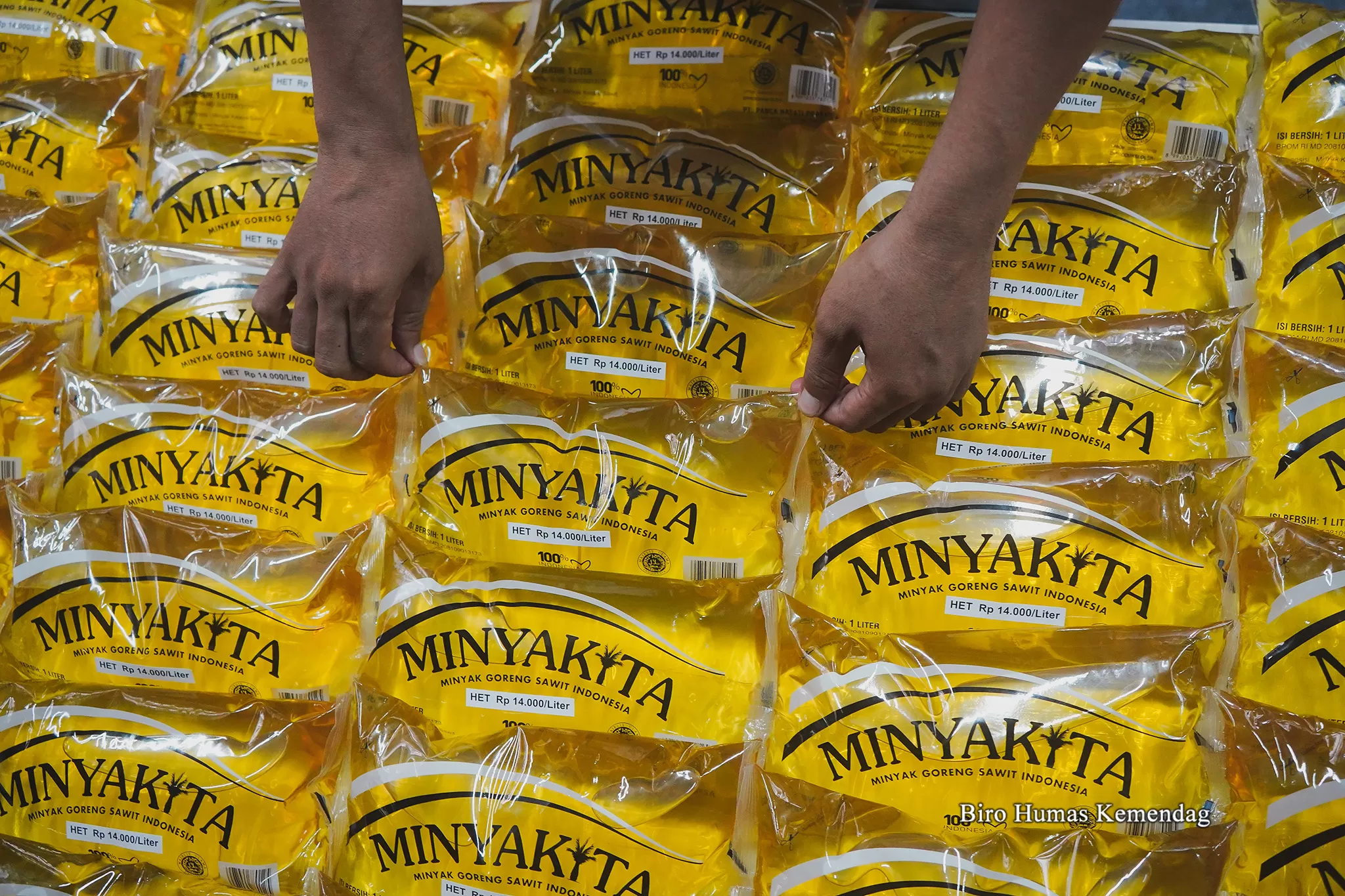 36 Kontainer Minyakita Dikirim ke Maluku Utara  
