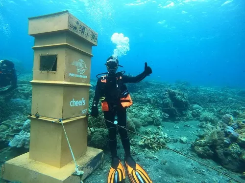 Pos Indonesia Resmikan Post Box Underwater di Banyuwangi
